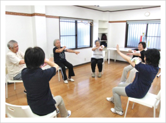 WAMグループ考案の効果的なグループ体操。短時間に効率よく楽しみながら運動するプログラムです